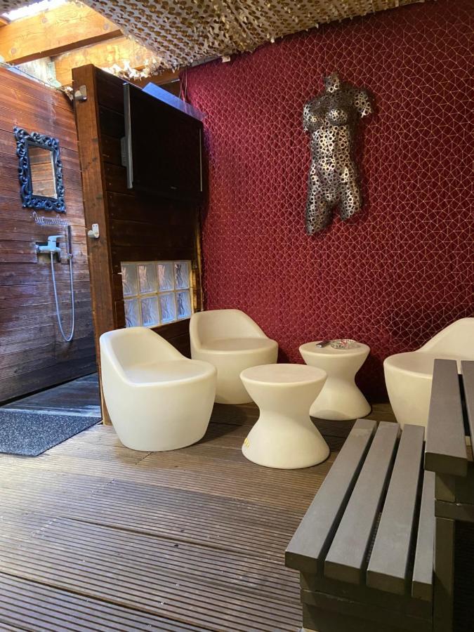 Jacuzzi Prive Chambre Et Table D Hotes Vauvert Exteriör bild